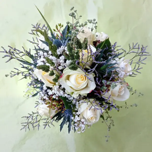 Strauß Rosen weiß blau1