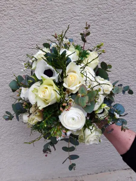 weißer Anemonen Strauß