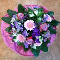 Blumenstrauss violett Rosen Gerbera