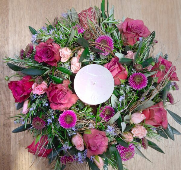 Kranz Mit Rosen Und Kerze