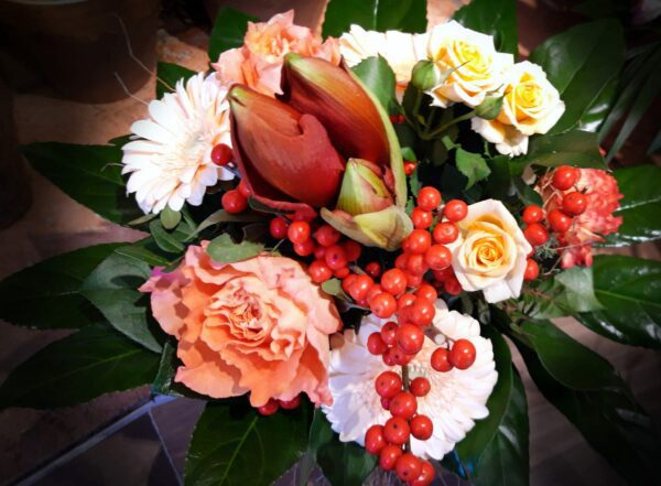 Weihnachtlicher Strauß mit Amaryllis